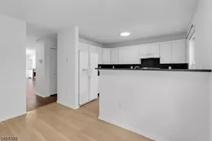 9 Knox Ct, Bernards Township, NJ 07920 - Photo 12