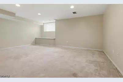 9 Bridgepointe Dr, Old Bridge Township, NJ 08879 - Photo 10