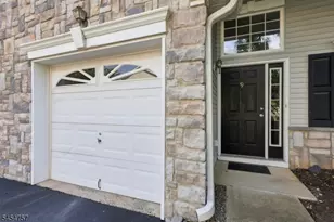 9 Bridge Pointe Dr, Old Bridge Township, NJ 08879 - Photo 2