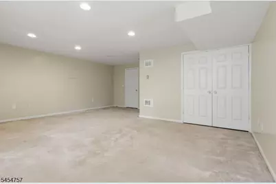9 Bridgepointe Dr, Old Bridge Township, NJ 08879 - Photo 8