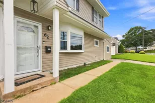 62 Pinetree Dr, Sayreville Boro, NJ 08859 - Photo 2