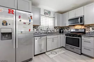 62 Pinetree Dr, Sayreville Boro, NJ 08859 - Photo 12