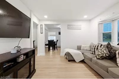 62 Pinetree Dr, Sayreville Boro, NJ 08859 - Photo 10