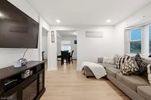 62 Pinetree Dr, Sayreville Boro, NJ 08859 - Photo 10