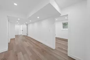 1834 Holly Rd, North Brunswick Township, NJ 08902 - Photo 32