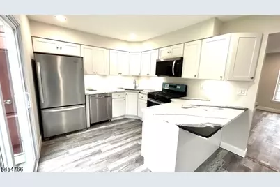 162 McNair Ct, Franklin Township, NJ 08873 - Photo 6