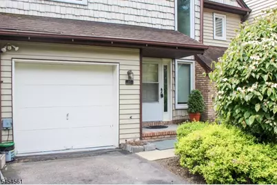 15 Averell Dr, Parsippany, NJ 07950 - Photo 2