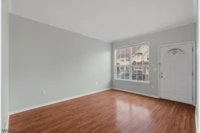 13 Reins Ct, Franklin Township, NJ 08873 - Photo 4