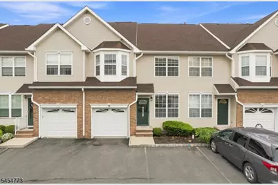 13 Reins Ct, Franklin Township, NJ 08873 - Photo 2