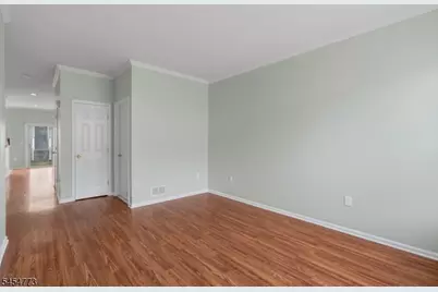 13 Reins Ct, Franklin Township, NJ 08873 - Photo 6