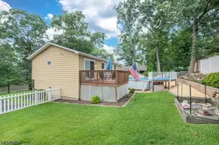 115 New York Ave, Jefferson Township, NJ 07849 - Photo 2