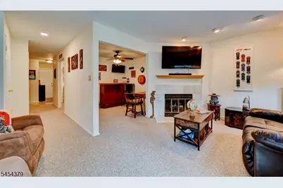 20E Quincy Ln #E, West Milford, NJ 07480 - Photo 8
