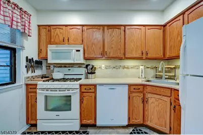 20E Quincy Ln #E, West Milford, NJ 07480 - Photo 12