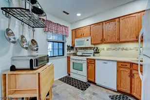 20E Quincy Ln, West Milford, NJ 07480 - Photo 12