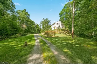 103 Arapaho Trl, Sparta Township, NJ 07871 - Photo 2