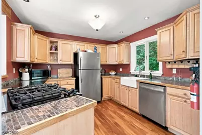 103 Arapaho Trl, Sparta Township, NJ 07871 - Photo 6