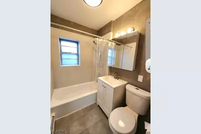 640 Franklin Ave #2 F, Nutley Twp., NJ 07110 - Photo 8