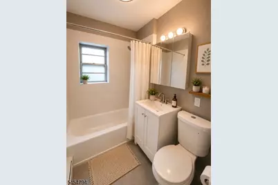 640 Franklin Ave #2 F, Nutley Twp., NJ 07110 - Photo 2