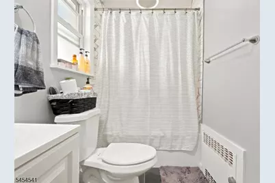 260 W Franklin St, Bound Brook, NJ 08805 - Photo 16