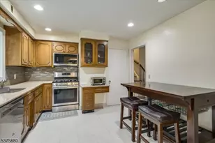 106 Greenwood Dr, Millburn, NJ 07041 - Photo 6