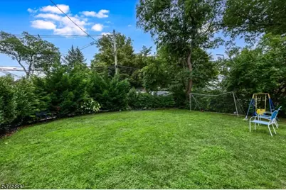 106 Greenwood Dr, Millburn, NJ 07041 - Photo 14