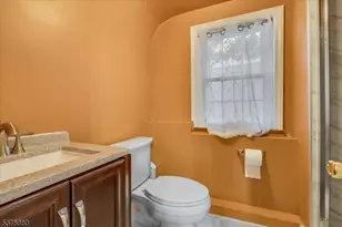 106 Greenwood Dr, Millburn, NJ 07041 - Photo 8