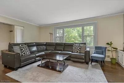 106 Greenwood Dr, Millburn, NJ 07041 - Photo 2