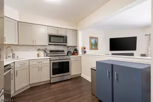 1 Mt Vernon Square, Verona Twp., NJ 07044 - Photo 6
