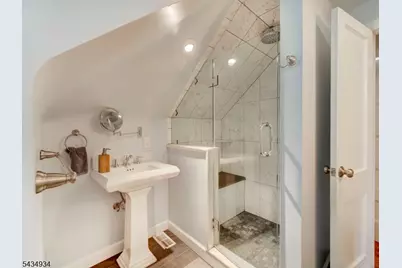 285 Claremont Ave #2, Montclair, NJ 07042 - Photo 16