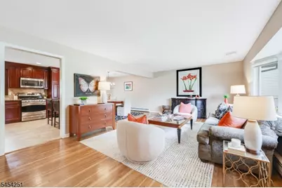 49 Country Club Ln, Springfield, NJ 07081 - Photo 8