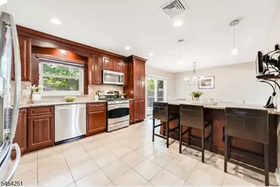 49 Country Club Ln, Springfield, NJ 07081 - Photo 2