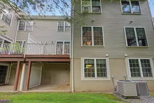 214 Levinberg Ln, Wayne Twp., NJ 07470 - Photo 4