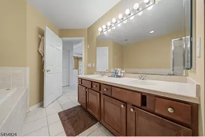 214 Levinberg Ln #214, Wayne Twp., NJ 07470 - Photo 14