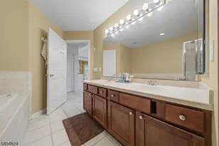 214 Levinberg Ln, Wayne Twp., NJ 07470 - Photo 14