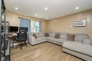 72 Lawrence Dr, Hackettstown, NJ 07840 - Photo 6