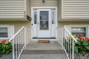 72 Lawrence Dr, Hackettstown, NJ 07840 - Photo 2