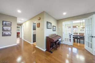 21 D Foxwood Dr, Morris Plains, NJ 07950 - Photo 2