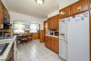 862 Gibbons Ct, Elizabeth, NJ 07202 - Photo 10