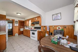 862 Gibbons Ct, Elizabeth, NJ 07202 - Photo 14
