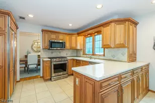 10 Earhart Dr, Roxbury Township, NJ 07876 - Photo 4