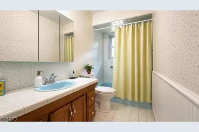 32 Gravel Hill Rd, Union Township, NJ 08802 - Photo 22