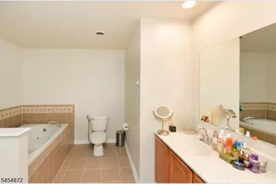 120 Chestnut St Unit B, Rutherford, NJ 07070 - Photo 20