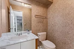 108 Saratoga Square, Wayne Twp., NJ 07470 - Photo 8