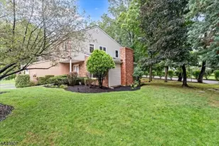 108 Saratoga Square, Wayne Twp., NJ 07470 - Photo 2