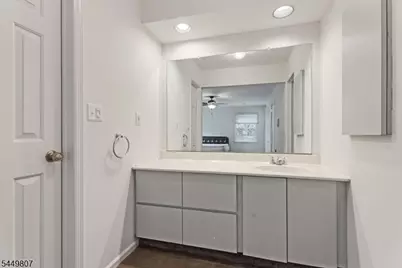 108 Saratoga Sq, Wayne Twp., NJ 07470 - Photo 12