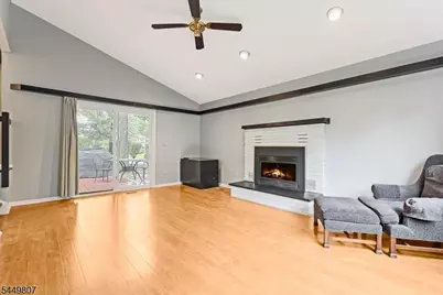 108 Saratoga Sq, Wayne Twp., NJ 07470 - Photo 4