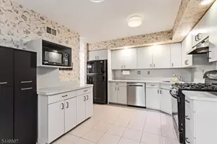 108 Saratoga Square, Wayne Twp., NJ 07470 - Photo 16