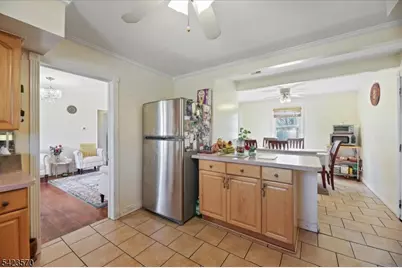 439 Fairview Ave, Woodbridge Township, NJ 07067 - Photo 8