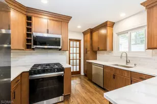 62 Elmwood Terrace, Wayne, NJ 07470 - Photo 10