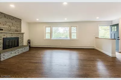 62 Elmwood Ter, Wayne, NJ 07470 - Photo 4